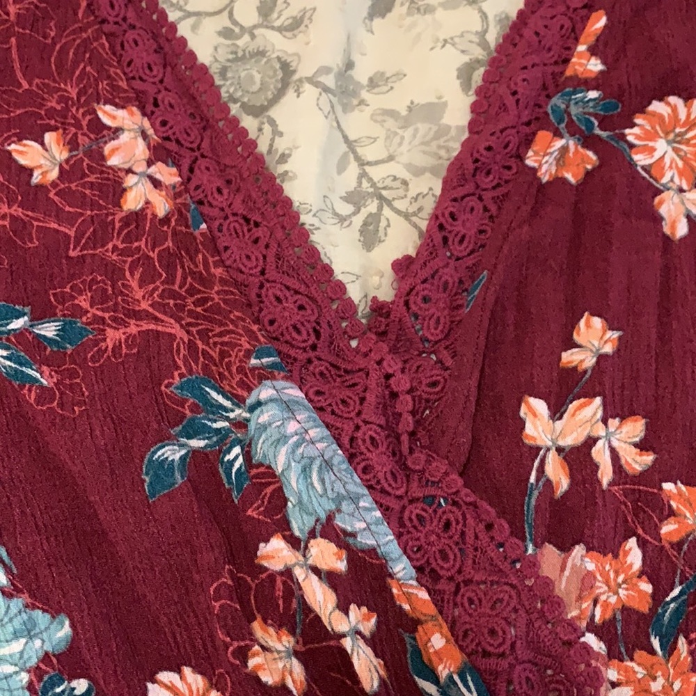 Flower pattern romper - Picture 3 of 3